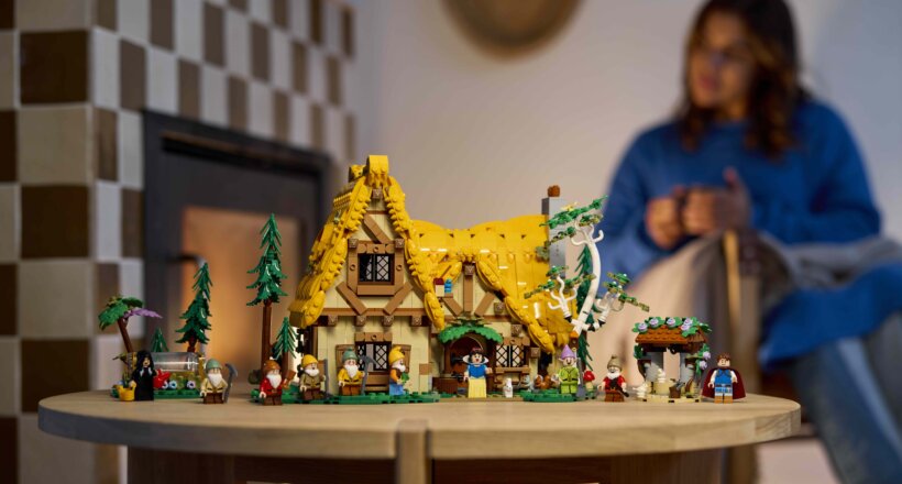 LEGO Disney Die Hütte von den Schneewittchen und den sieben Zwergen Set