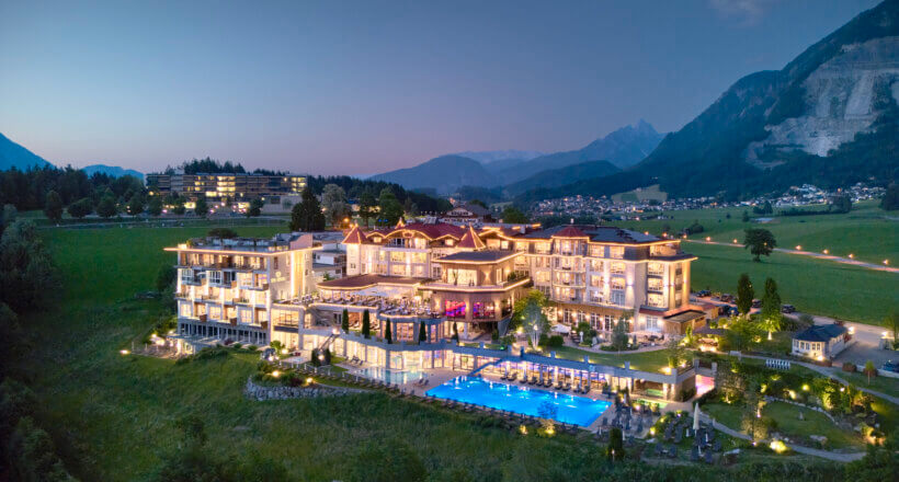 Das Hotel Panorama Royal bei Abendstimmung